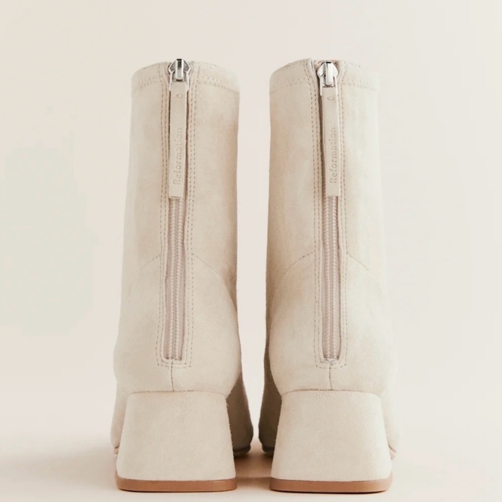 Reformation Suede Remington Stretch Ankle Boots in Fawn - NWT - Picture 4 of 9
